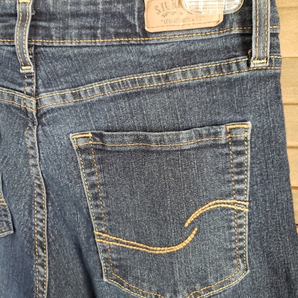 Signature Levi Caprice - Picture 9 of 10